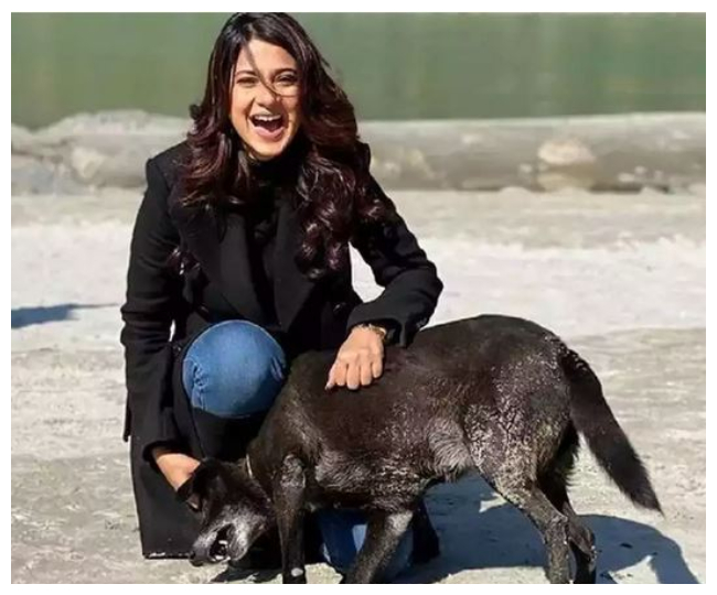 जेनिफर विंगेड ब्यूटीफुल फोटो